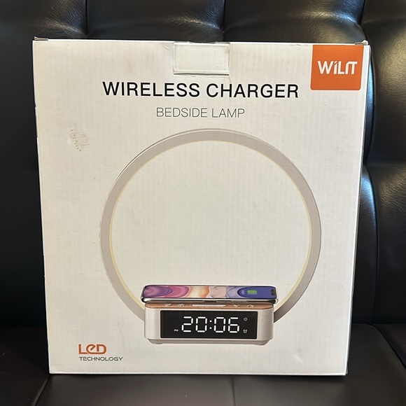 WIRELESS CHARGER BEDSIDE LAMP - Picture 2 of 4